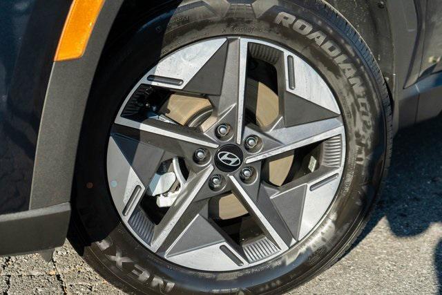new 2026 Hyundai TUCSON Hybrid car, priced at $33,250