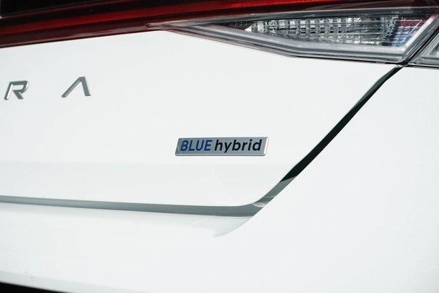 new 2024 Hyundai Elantra HEV car, priced at $25,900