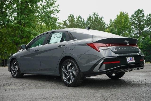 new 2024 Hyundai Elantra car, priced at $25,877