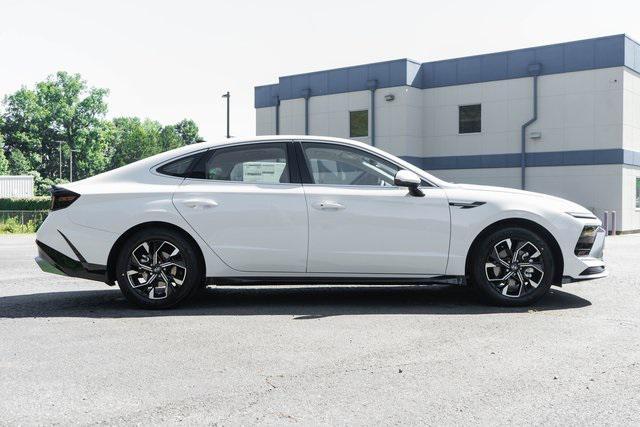 new 2025 Hyundai Sonata car, priced at $29,065