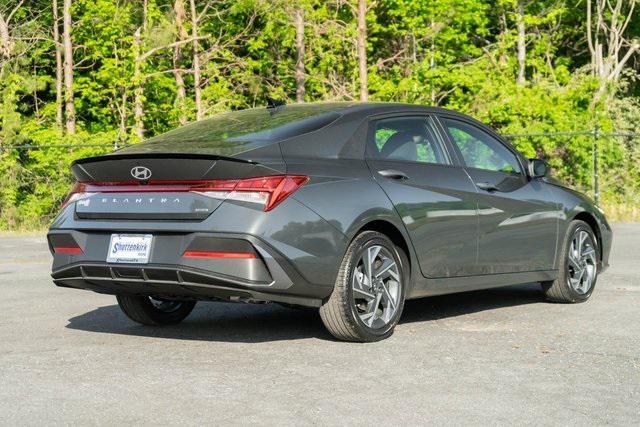 new 2025 Hyundai Elantra car, priced at $26,938