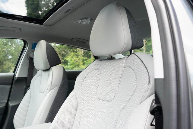 new 2025 Hyundai Elantra car, priced at $27,732