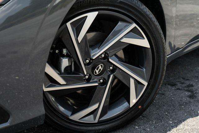 new 2025 Hyundai Elantra car, priced at $27,940