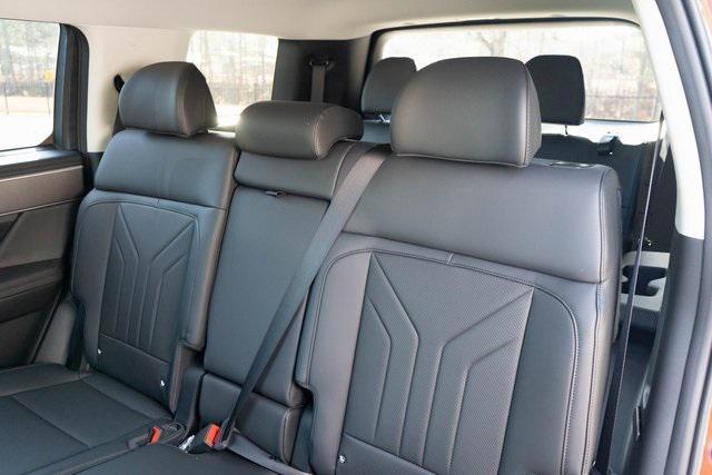 new 2025 Hyundai Santa Fe car, priced at $41,159