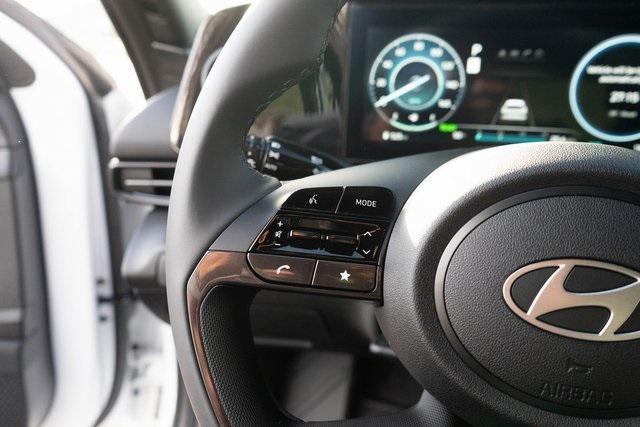 new 2025 Hyundai Elantra car, priced at $28,685