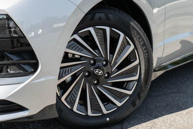 new 2025 Hyundai Sonata Hybrid car, priced at $31,085