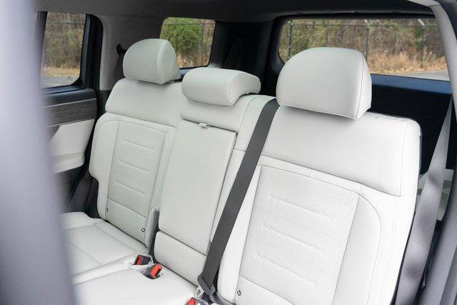 new 2025 Hyundai Santa Fe car, priced at $45,125