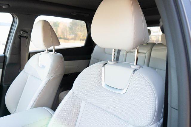 new 2026 Hyundai TUCSON Hybrid car, priced at $41,555