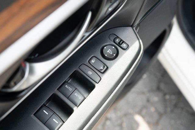 used 2022 Honda CR-V Hybrid car, priced at $27,379