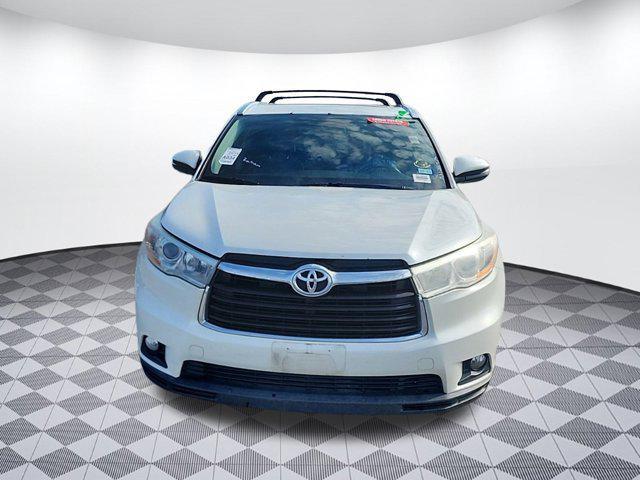 used 2014 Toyota Highlander car, priced at $15,999