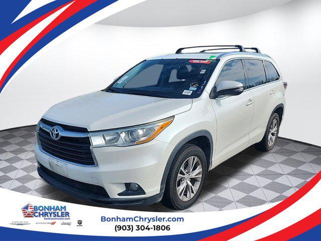 used 2014 Toyota Highlander car, priced at $15,999