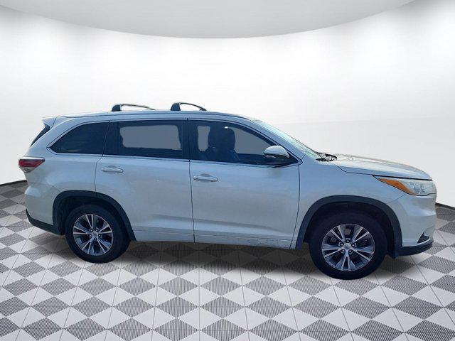 used 2014 Toyota Highlander car, priced at $15,999