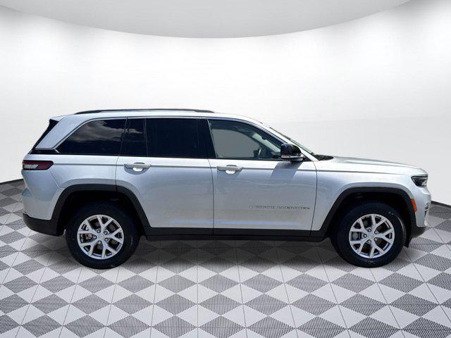 used 2022 Jeep Grand Cherokee car, priced at $30,999