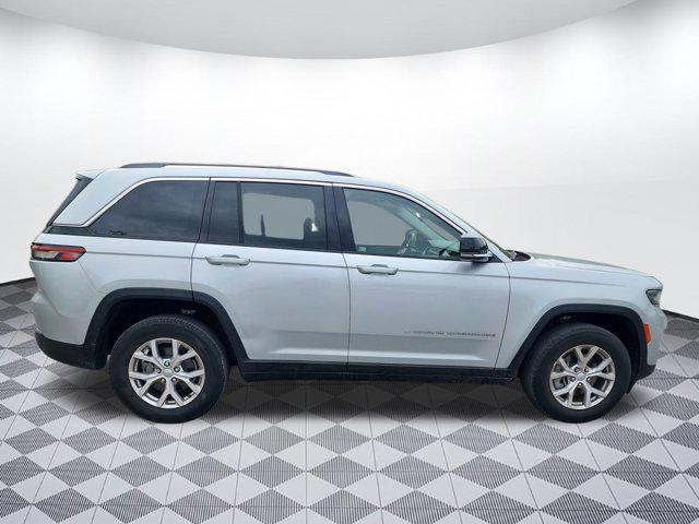 used 2022 Jeep Grand Cherokee car, priced at $30,999