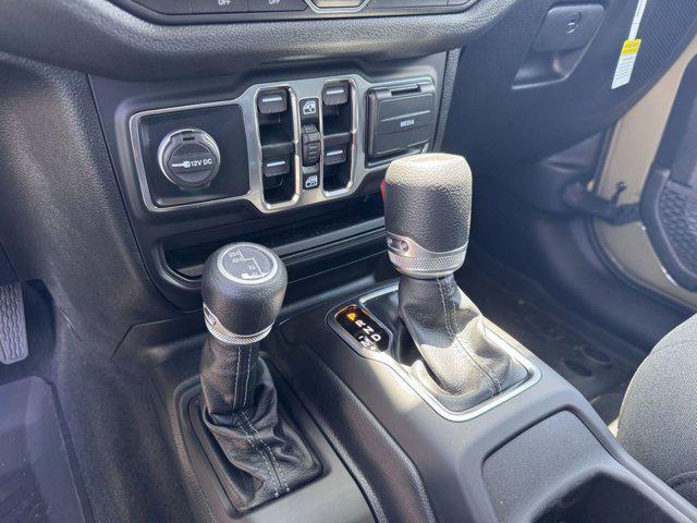 new 2025 Jeep Gladiator car, priced at $40,992