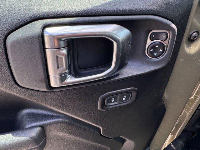new 2025 Jeep Gladiator car, priced at $40,992