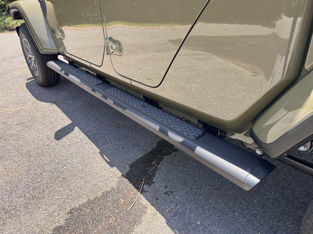new 2025 Jeep Gladiator car, priced at $41,961
