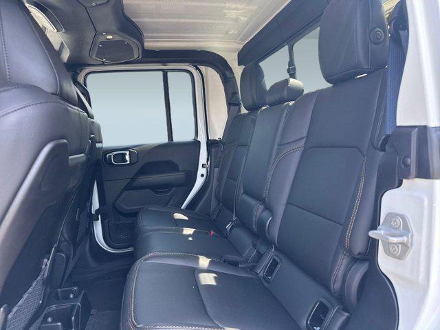 new 2025 Jeep Gladiator car, priced at $43,991