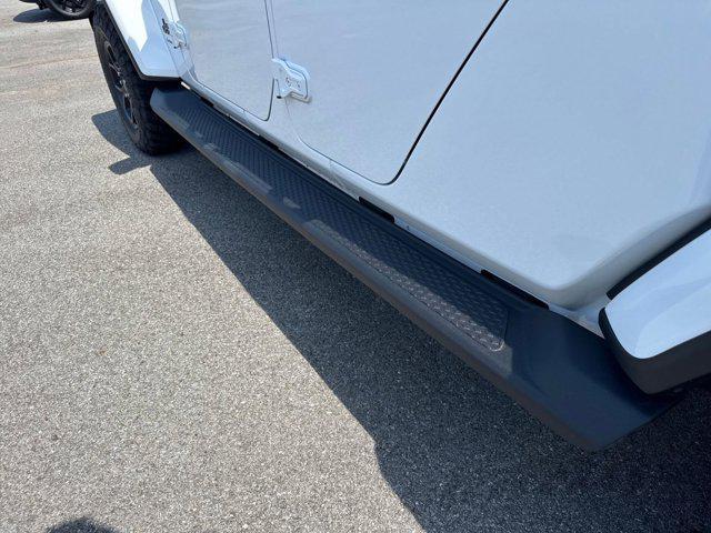 new 2025 Jeep Gladiator car, priced at $43,991