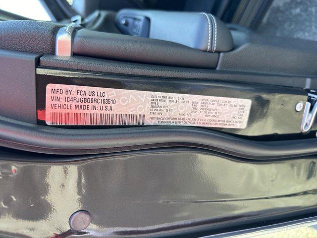 new 2024 Jeep Grand Cherokee car, priced at $53,595