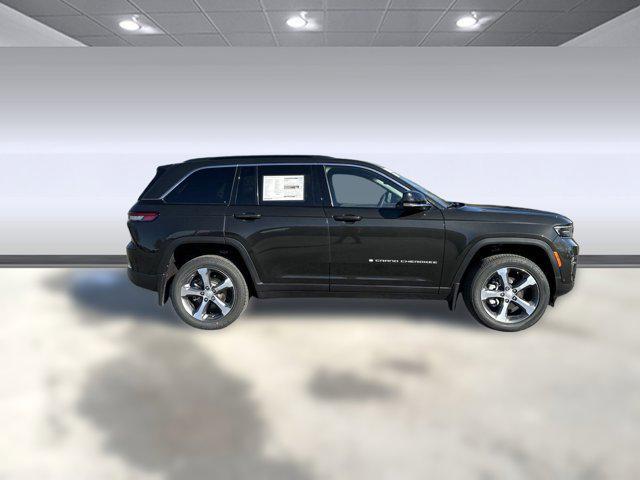 new 2024 Jeep Grand Cherokee car, priced at $53,595