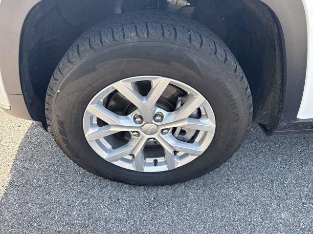 used 2023 Jeep Grand Cherokee L car, priced at $29,998