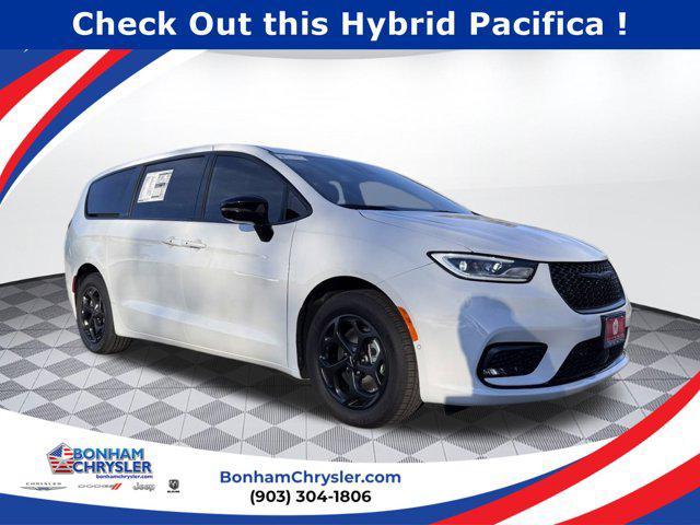 new 2024 Chrysler Pacifica Hybrid car, priced at $48,992