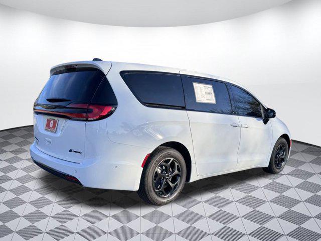 new 2024 Chrysler Pacifica Hybrid car, priced at $48,992