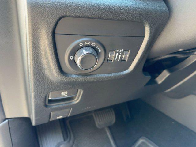 new 2025 Jeep Grand Cherokee car, priced at $35,991
