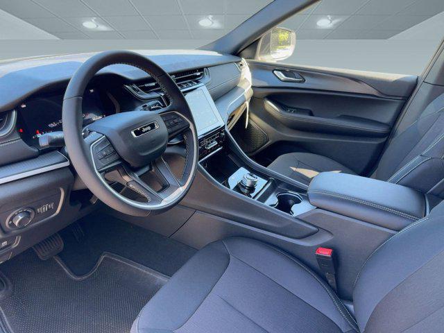 new 2025 Jeep Grand Cherokee car, priced at $35,991