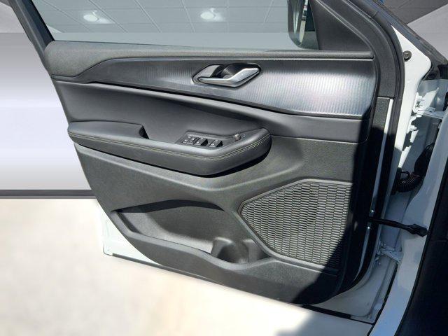 new 2025 Jeep Grand Cherokee car, priced at $35,991