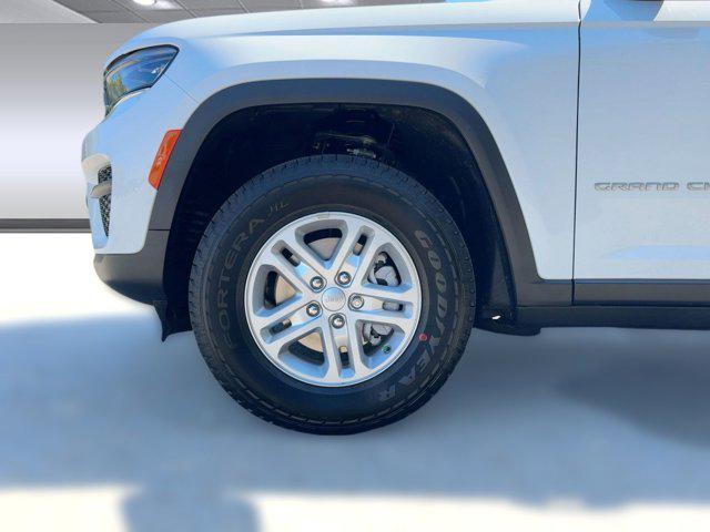 new 2025 Jeep Grand Cherokee car, priced at $35,991