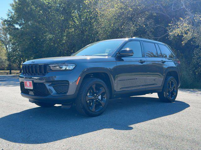 new 2025 Jeep Grand Cherokee car, priced at $40,941