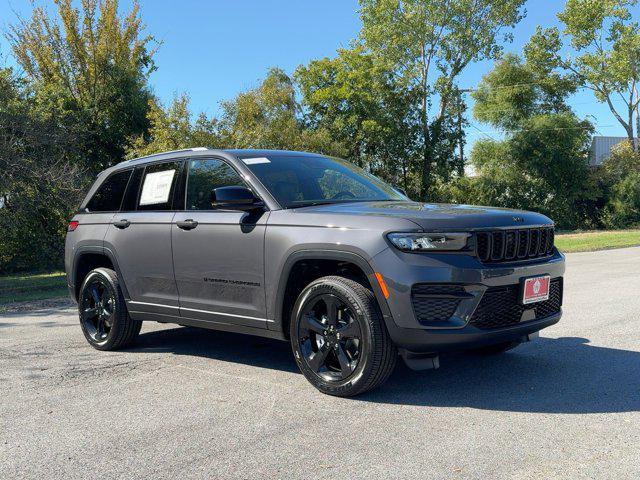 new 2025 Jeep Grand Cherokee car, priced at $40,941