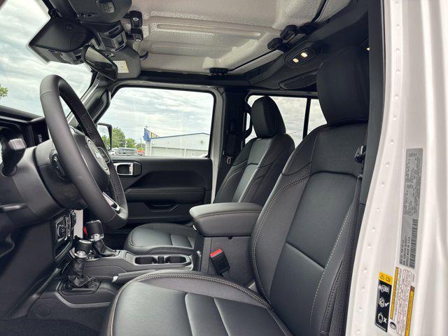 new 2025 Jeep Gladiator car, priced at $43,470