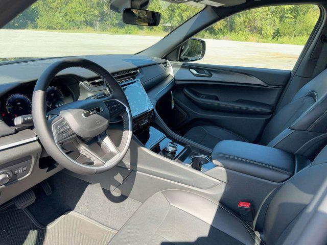 new 2025 Jeep Grand Cherokee car, priced at $40,791