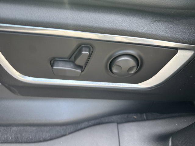 new 2025 Ram 1500 car, priced at $53,571