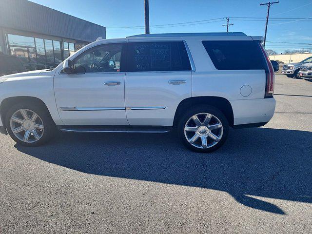 used 2017 Cadillac Escalade car, priced at $27,998