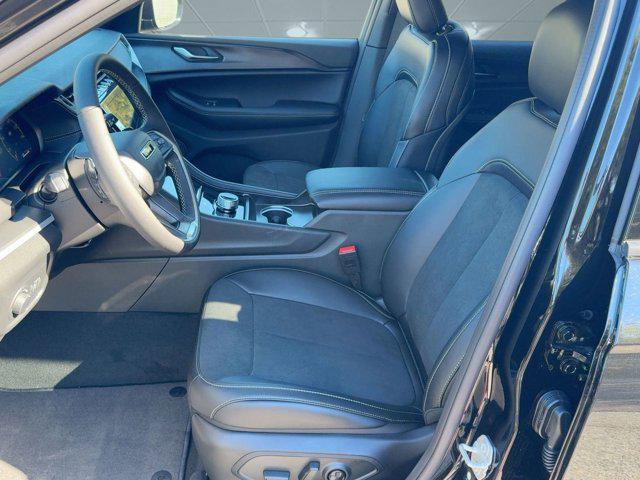 new 2025 Jeep Grand Cherokee car, priced at $38,541