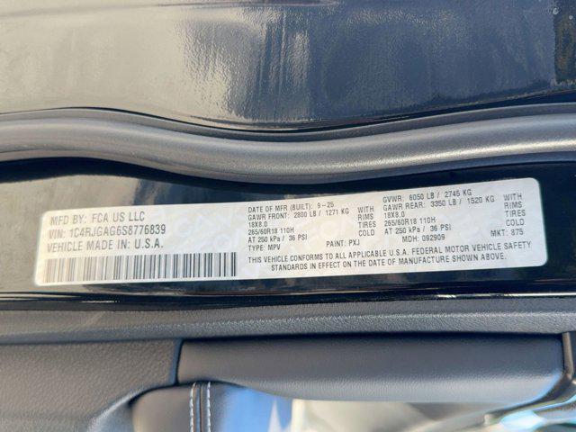 new 2025 Jeep Grand Cherokee car, priced at $38,541