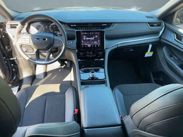 new 2025 Jeep Grand Cherokee car, priced at $38,541
