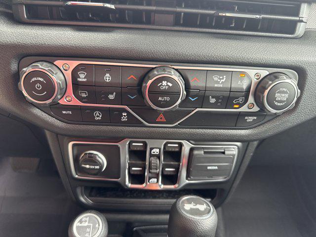 new 2025 Jeep Wrangler car, priced at $43,791