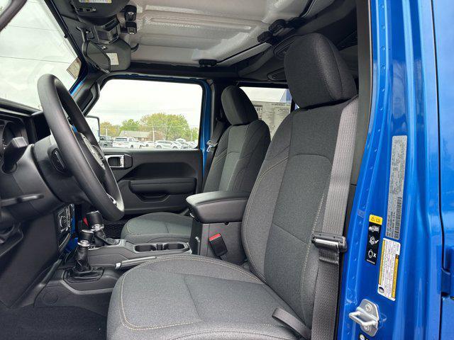 new 2025 Jeep Gladiator car, priced at $40,491