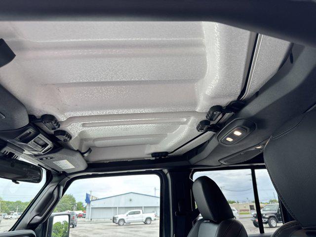 new 2025 Jeep Gladiator car, priced at $44,399