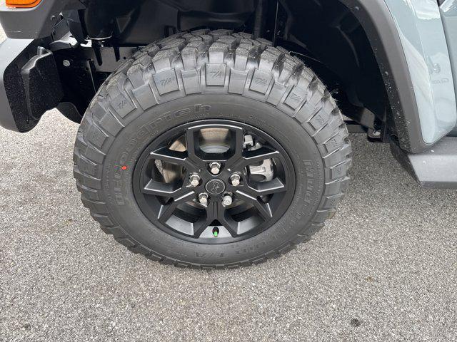 new 2025 Jeep Gladiator car, priced at $44,399