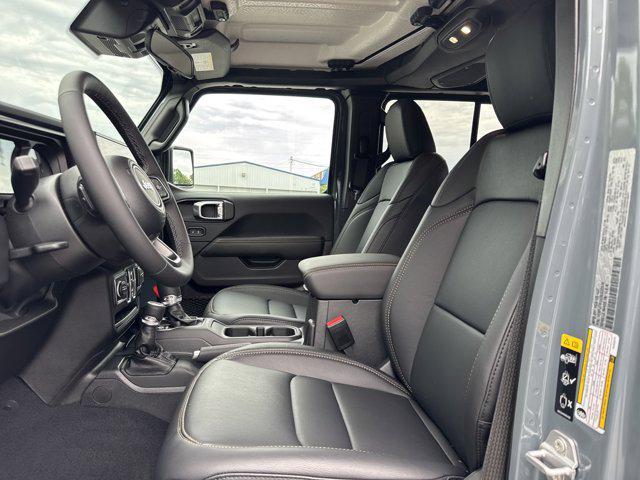 new 2025 Jeep Gladiator car, priced at $44,399
