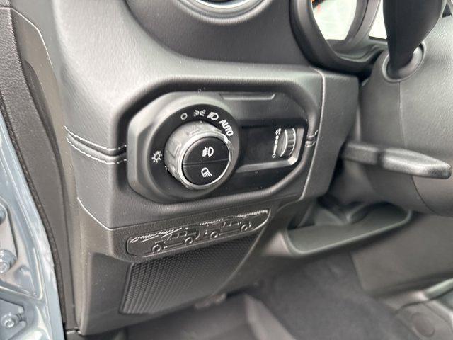 new 2025 Jeep Gladiator car, priced at $44,399