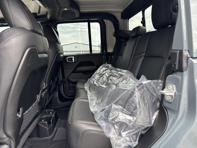 new 2025 Jeep Gladiator car, priced at $44,399