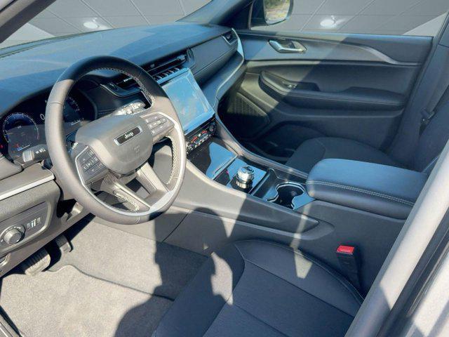 new 2025 Jeep Grand Cherokee car, priced at $36,991