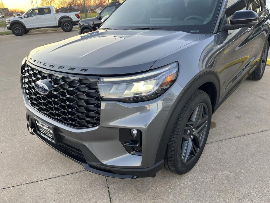 new 2025 Ford Explorer car, priced at $58,804